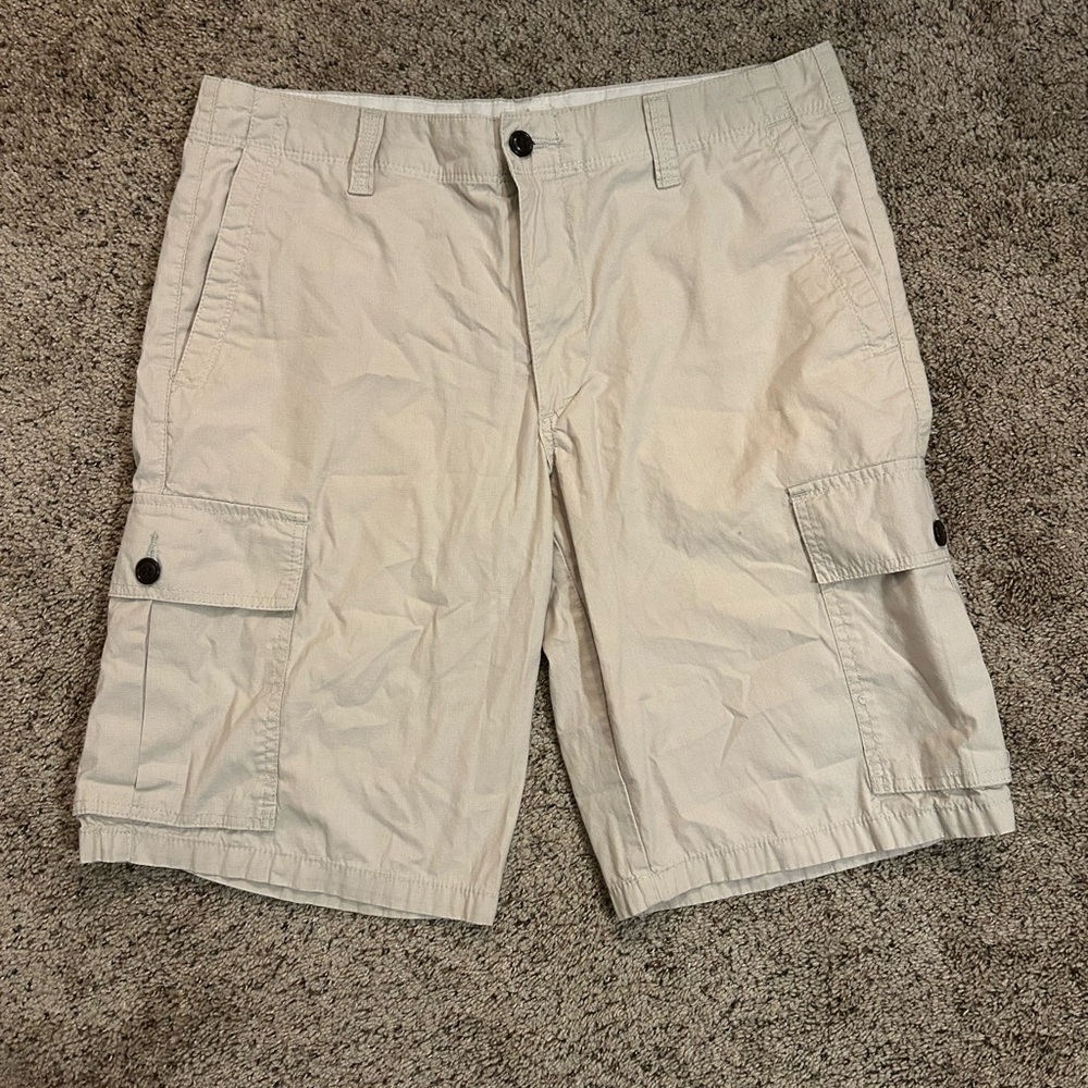 Dockers Women’s Cream Cargo Shorts